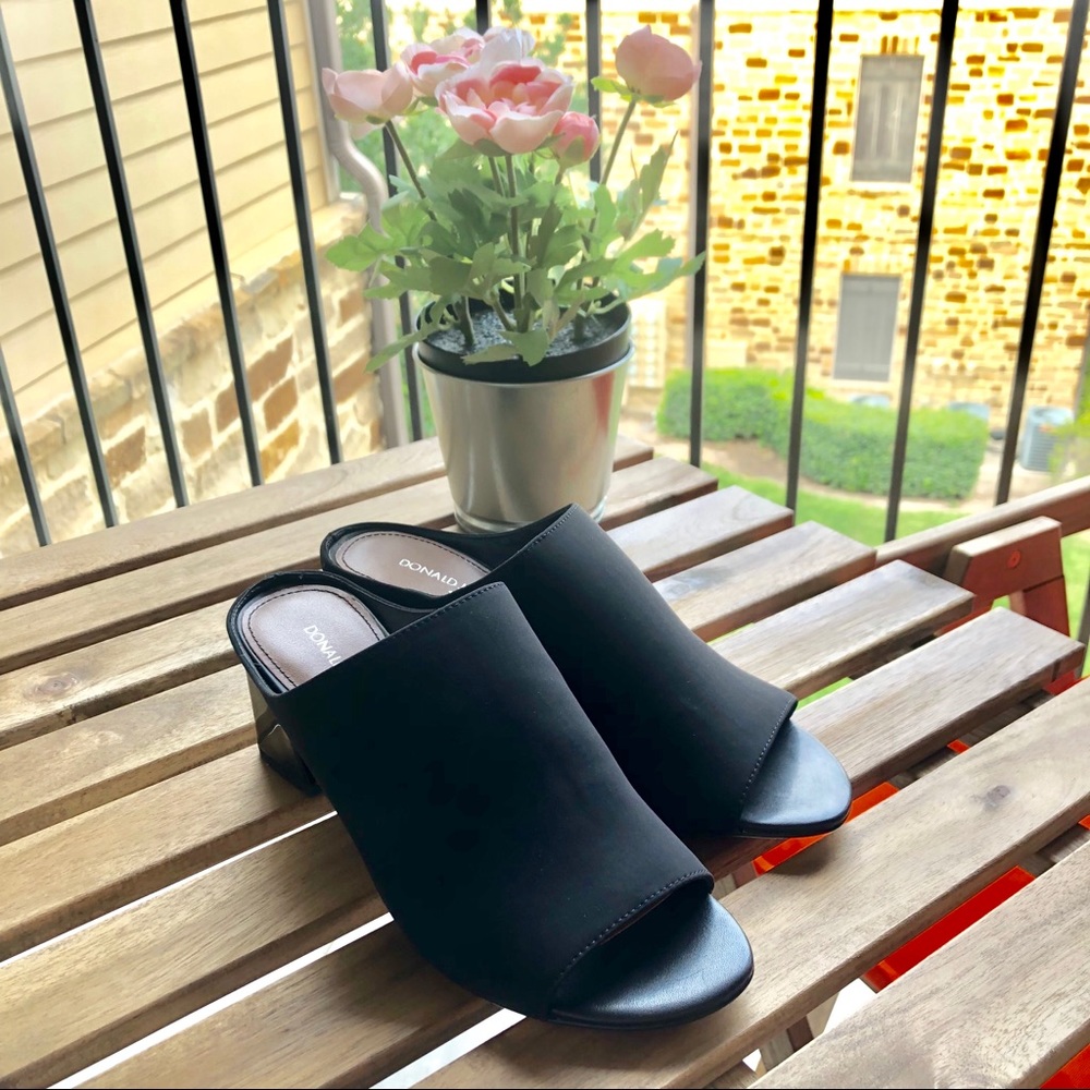 Donald J Pliner Ellis-LJ Learher Open Toe Slide